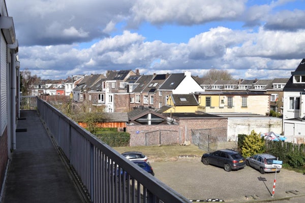 Dokter van Kleefstraat 32, Maastricht