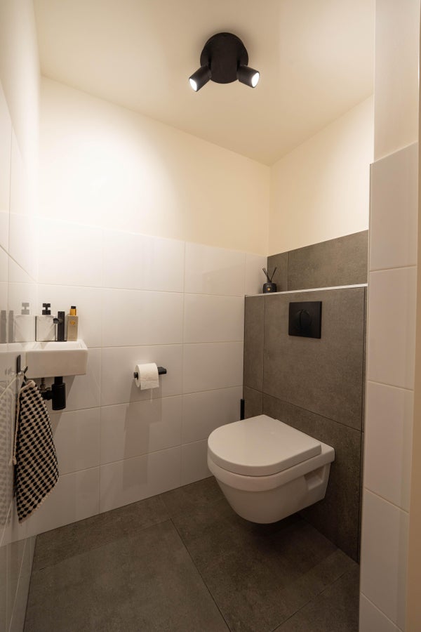 Ungerplein 8, Rotterdam