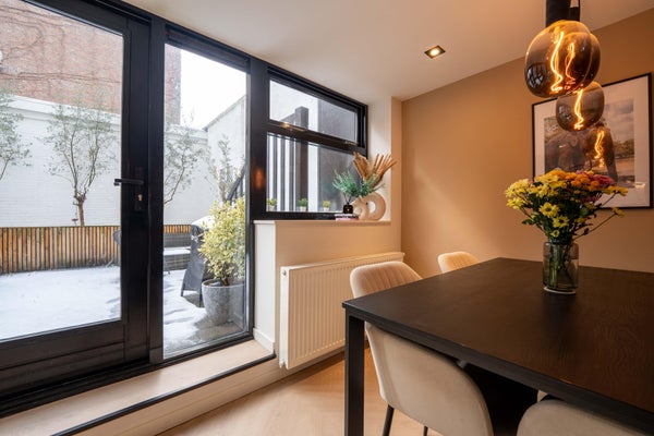 Ungerplein 8, Rotterdam