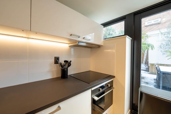 Ungerplein 8, Rotterdam