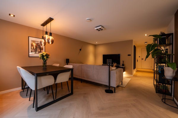 Ungerplein 8, Rotterdam