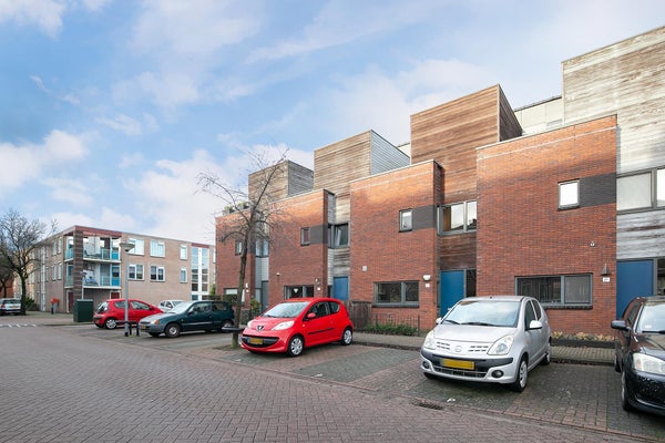 Graaf Floris 2, Huizen