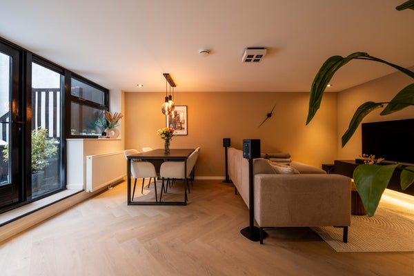 Ungerplein 8, Rotterdam