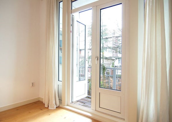 Paramariboplein 4, Amsterdam