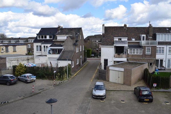 Dokter van Kleefstraat 32, Maastricht