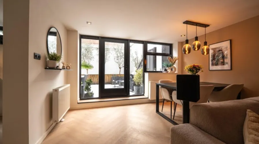 Ungerplein 8, Rotterdam