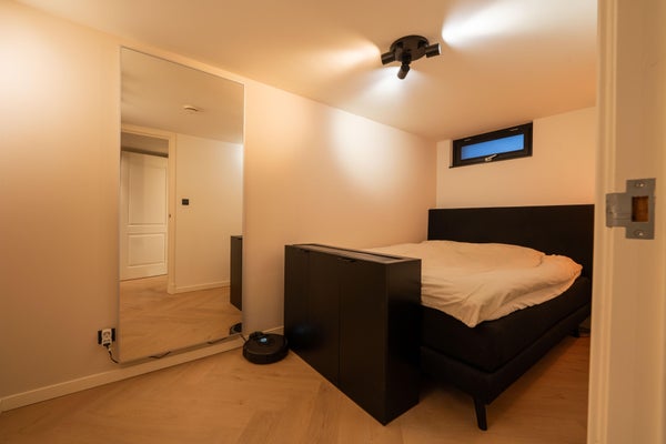 Ungerplein 8, Rotterdam